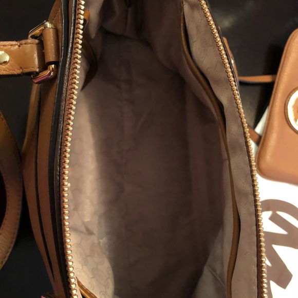 Michael kors handbag - brown pebbled leather - Picture 4 of 4